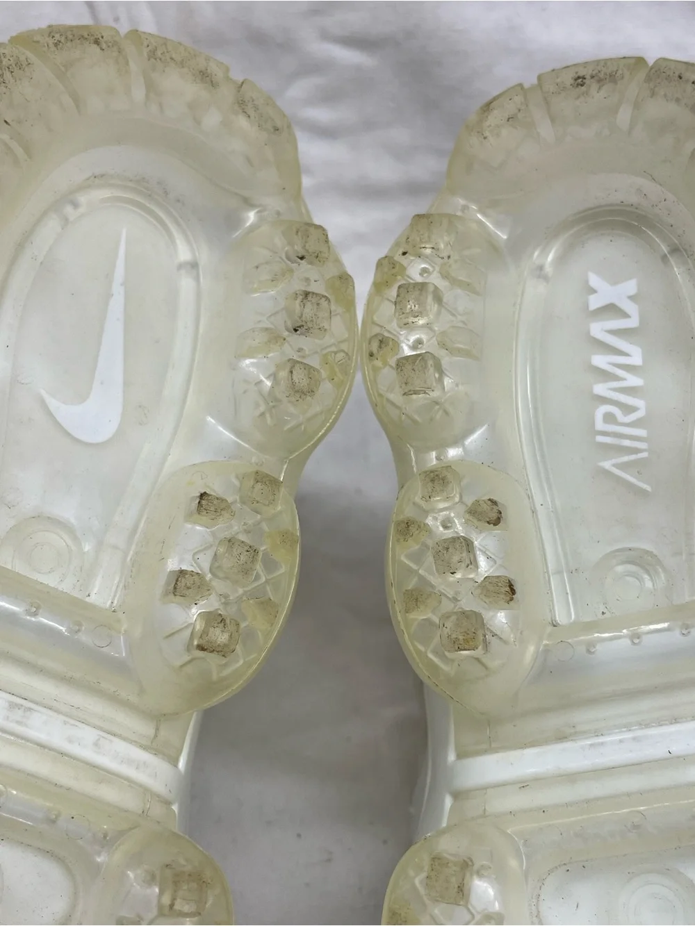 Nike Air Max White Athletic Sneakers - Textured Overlay Design sz 8